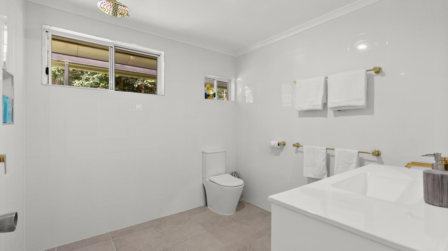Bathroom 3, Honeybee House Cottage in the Rainforest, Mareeba