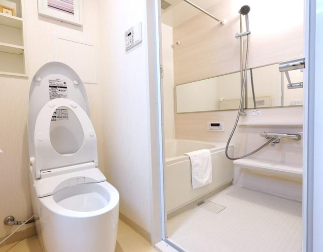 Bathroom 3, 中央公館 Central Mansions, Osaka