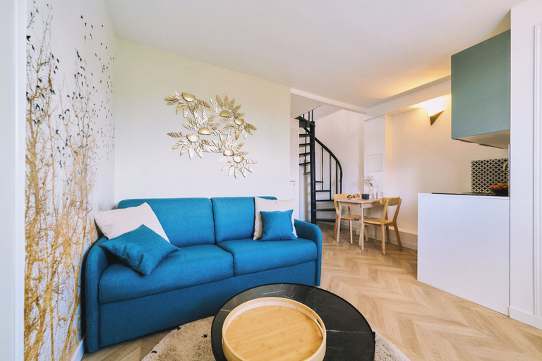 Living area, Élégante Maison, Jaccuzzi, Home Cinema, proche Gare, Somme