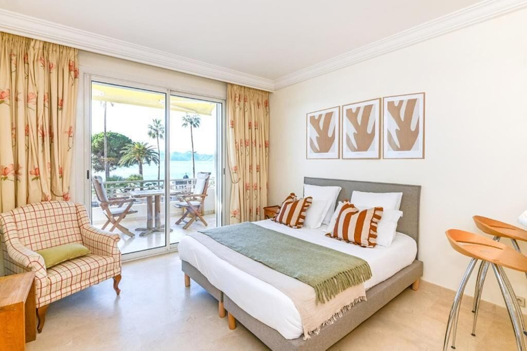 Room 2, Buckingham and Lloyds - Cannes, Alpes-Maritimes