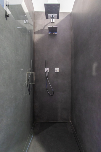Bathroom 5, Amana, Napoli