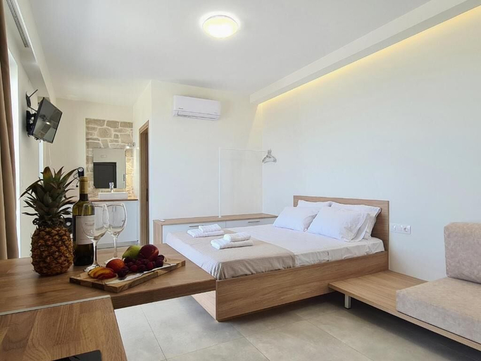 Room 3, Rosmari Studios, Crete