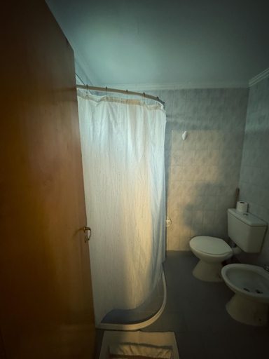 Bathroom 3, Los Lagos Hotel, Lago Argentino