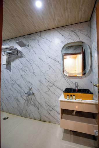 Bathroom 4, Aarchh Royale, Gautam Buddha Nagar