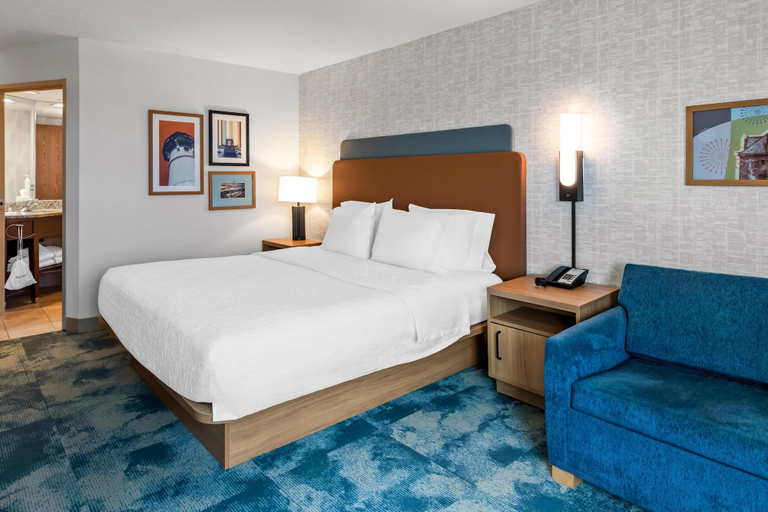 Bedroom 4, Hampton Inn Duluth Canal Park, Lake Superior