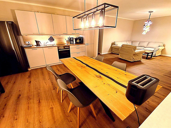 Dining 2, Moderne Ferienwohnung mit Meerblick, Ostholstein