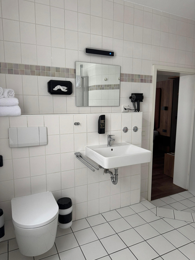 Bathroom 3, Hohe Schule Hotel und Restaurant, Lahn-Dill-Kreis