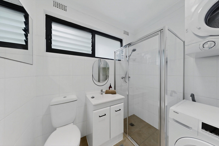 Bathroom 3, Beachside 1-bed Retreat With Parking Cronulla, Sutherland Shire - East