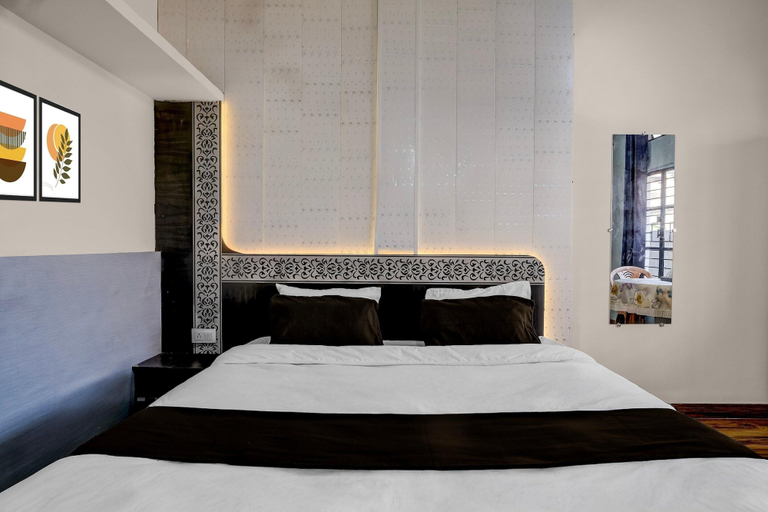 Room 5, Deluxe Jalukbari Bus Stand Velvet Stay, Kamrup Metropolitan