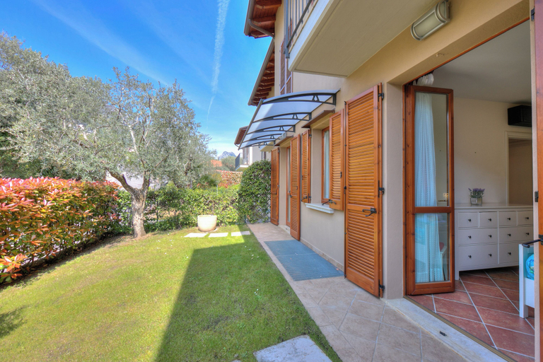 Exterior detail, Borgo Belvedere-lake View & Shared Pool, Brescia
