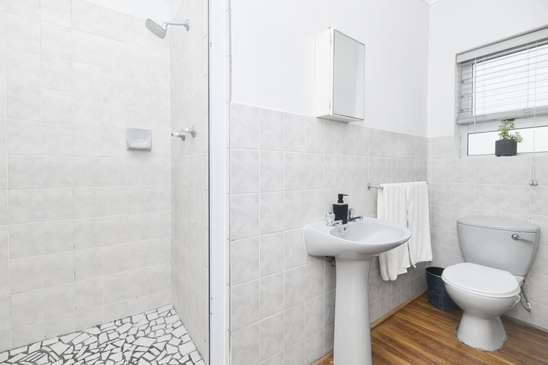 Bathroom 3, Land's Edge Eco Friendly Cottages and Apartments, Overberg