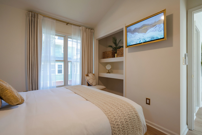Room 2, Coastal Chateau Cottages, Cape May