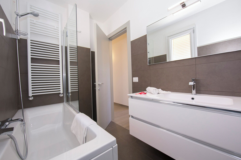 Bathroom 3, Paradiso di Menaggio Penthouse, Como