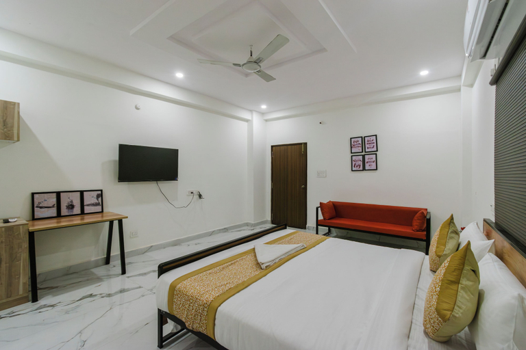 Room 4, Hotel Ecstasy, Ranga Reddy