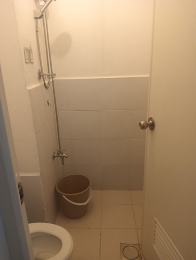 Bathroom 5, Mandaluyong Site Condotel, Mandaluyong