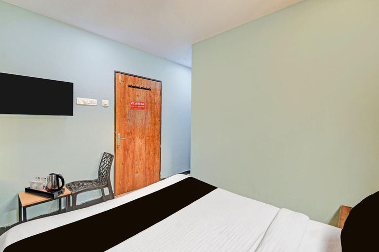 Room 3, Classic Lakeview Palace, Hyderabad