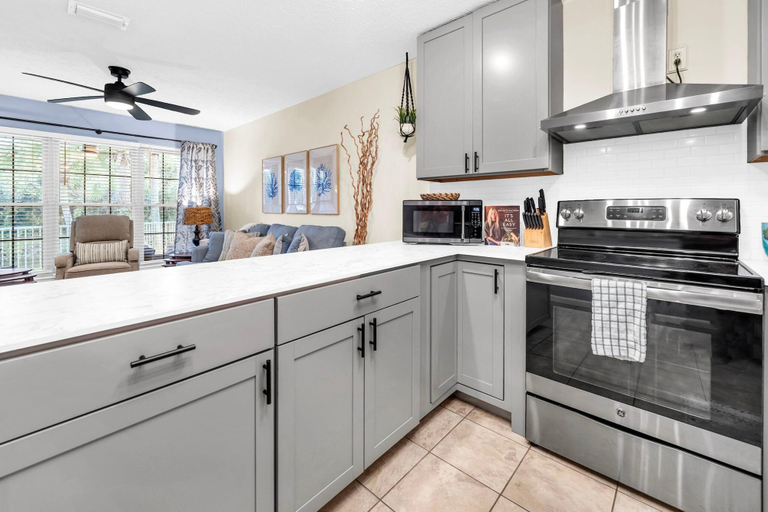 Private kitchen 2, Horizon South 59-104 -shambala, Bay