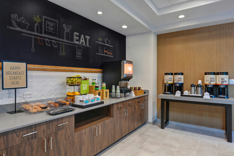 Food & Drinks 5, Hampton Inn & Suites Tampa Riverview Brandon, Hillsborough
