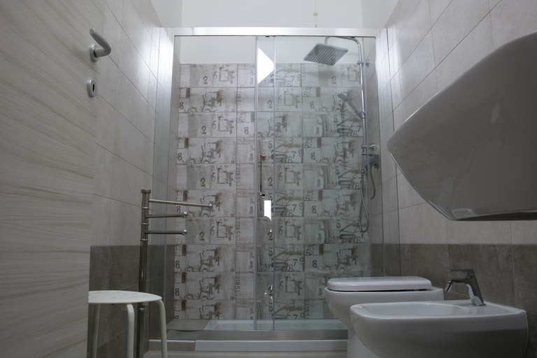 Bathroom 4, B&B A casa di Emy, L'Aquila