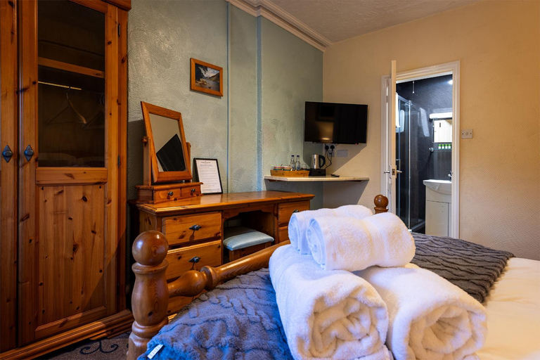 Bedroom 2, Strands Hotel/Screes Inn & Micro Brewery, Cumbria