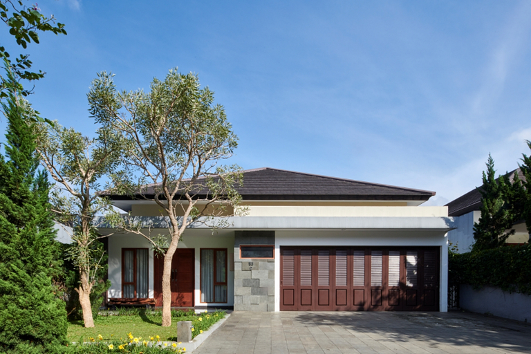 Exterior & Views 2, Magenta Hill View Villa 6 Bedrooms With a Private Swimming Pool and a Movie Room and a Billiard Table, Bandung