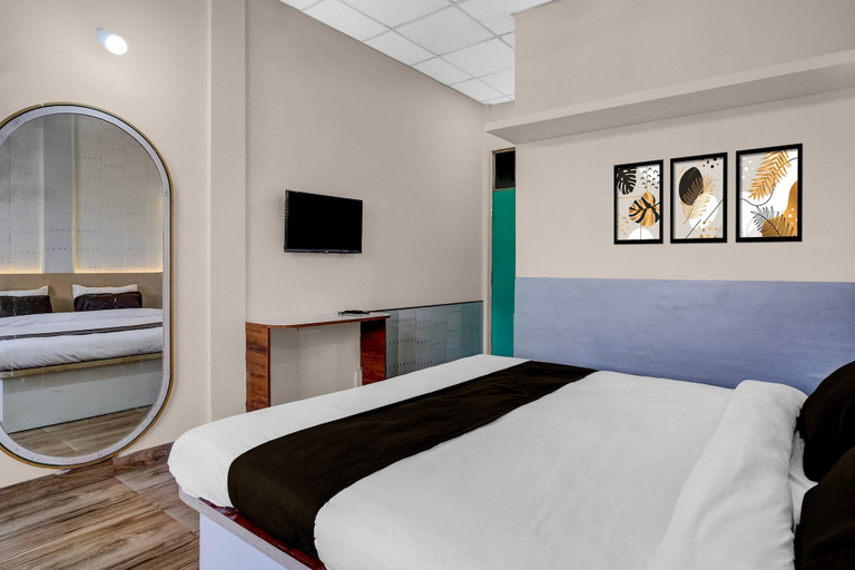 Room 2, Deluxe Jalukbari Bus Stand Velvet Stay, Kamrup Metropolitan