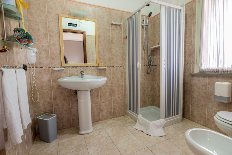 Bathroom 5, Hotel Ristorante L'Orizzonte, Crotone