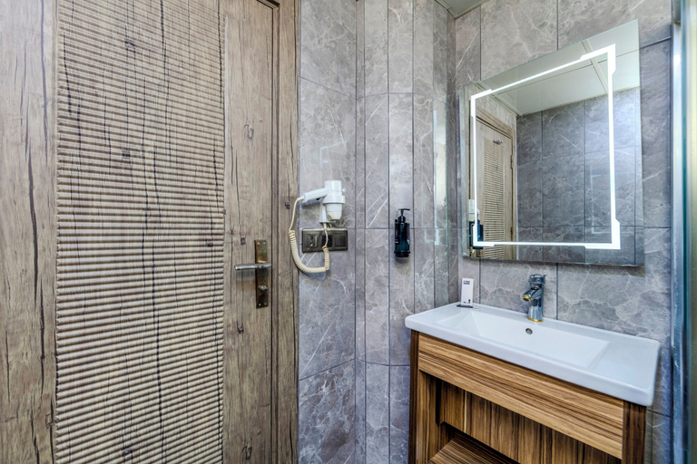 Bathroom 5, Dem İstanbul Airport Hotel, Bağcılar