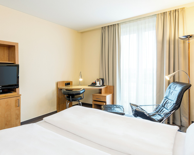 Bedroom 2, PLAZA INN Hamburg Horner Rennbahn, Hamburg