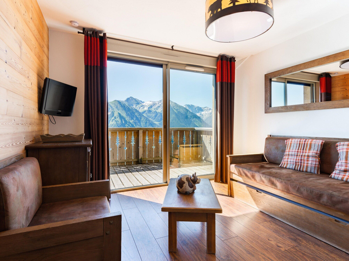 Living room 3, Spacious Mountain Apartment for 8, Hautes-Pyrénées