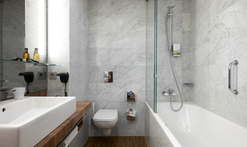 Bathroom 2, Living Hotel Düsseldorf, Düsseldorf
