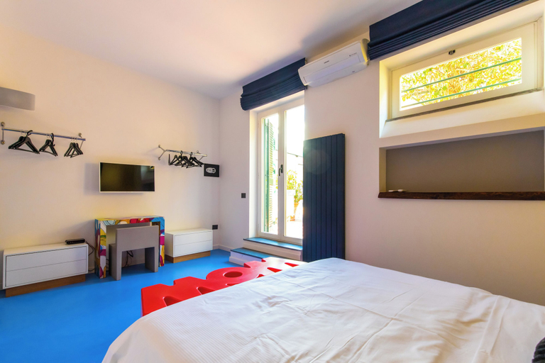 Bedroom 3, Amana, Napoli