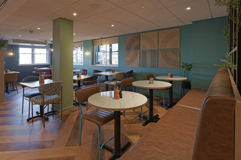 Food & Drinks 5, Travelodge London Kingston Upon Thames Central, London