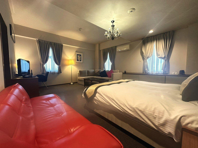 Bedroom 2, Royal Garden Hotel, Anan