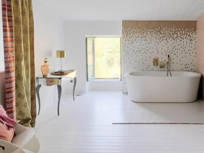 Bathroom 2, Piece of Pai, Vendée