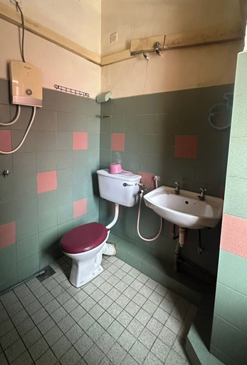 Bathroom 2, White House Hotel Kluang, Kluang