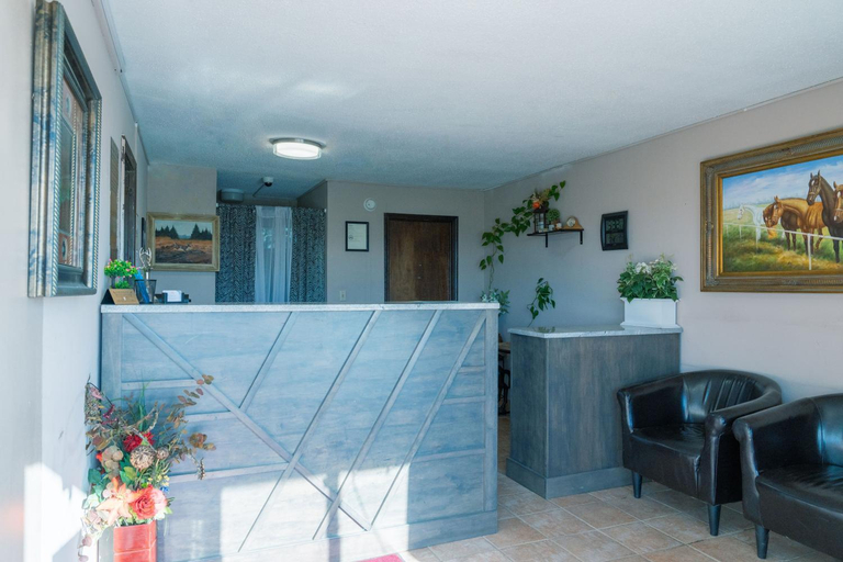 Public Area 2, Lebo Inn, Coffey