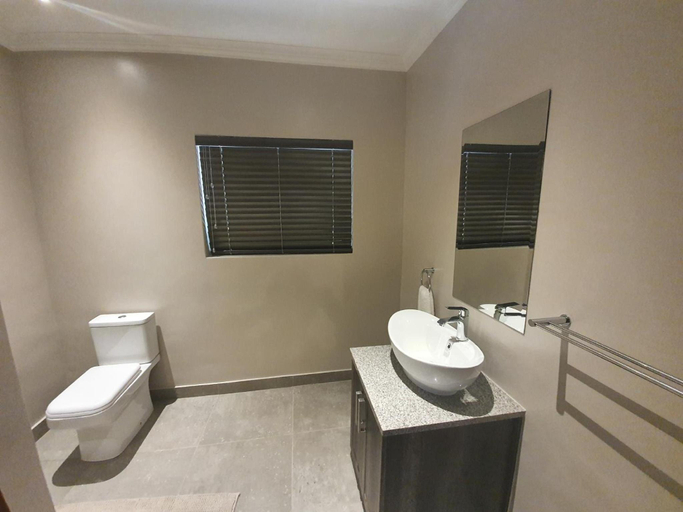 Bathroom 3, Sleep84, Nkangala