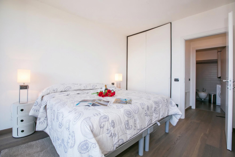 Others 3, Penthouse-LakeView-AC-PrivateGarden, Como