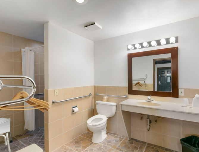 Bathroom 4, Georgetown Lodge, Clear Creek