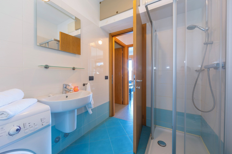 Others 5, Residence degli Oleandri 2A, Como