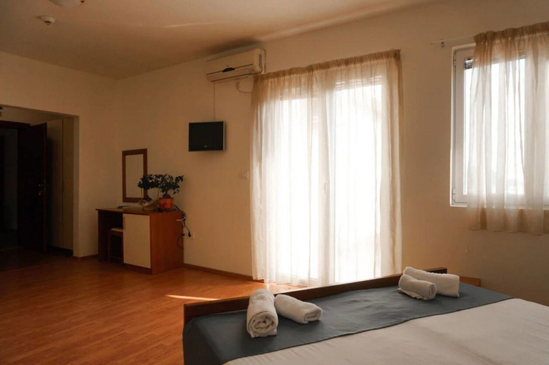 Bedroom 2, Hotel Mediteraneo
