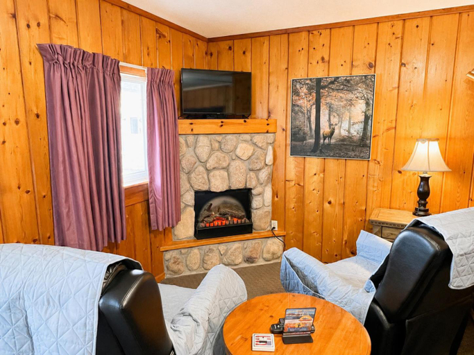 Others 3, Cedars Motel, Mackinac