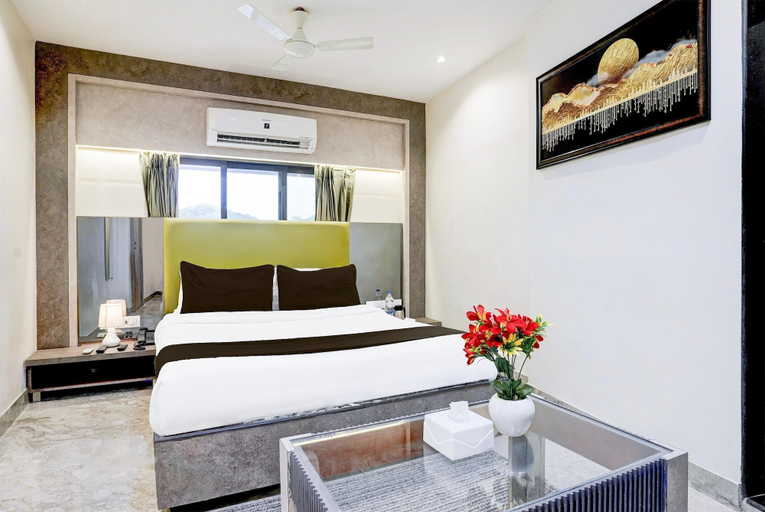 Room 5, Deluxe Ghodbunder Rd Sanwith Residency, Thane