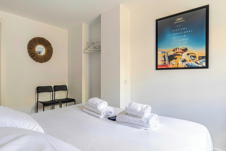 Room 2, A/C Flat 1bdr/4p in the Heart of Cannes - Old Port, Alpes-Maritimes