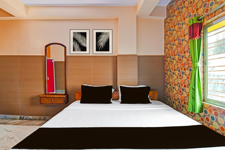 Room 5, Deluxe Green Guest House, Hugli