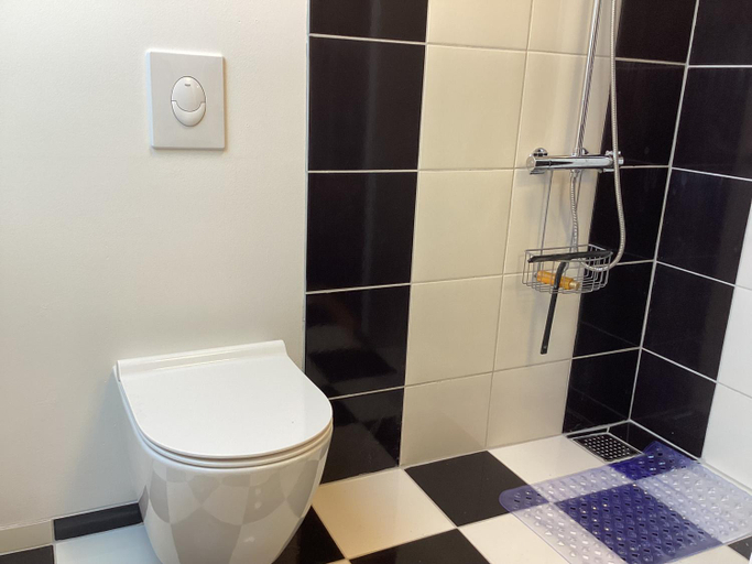 Bathroom 3, Enghaven Bed & Kitchen, Varde