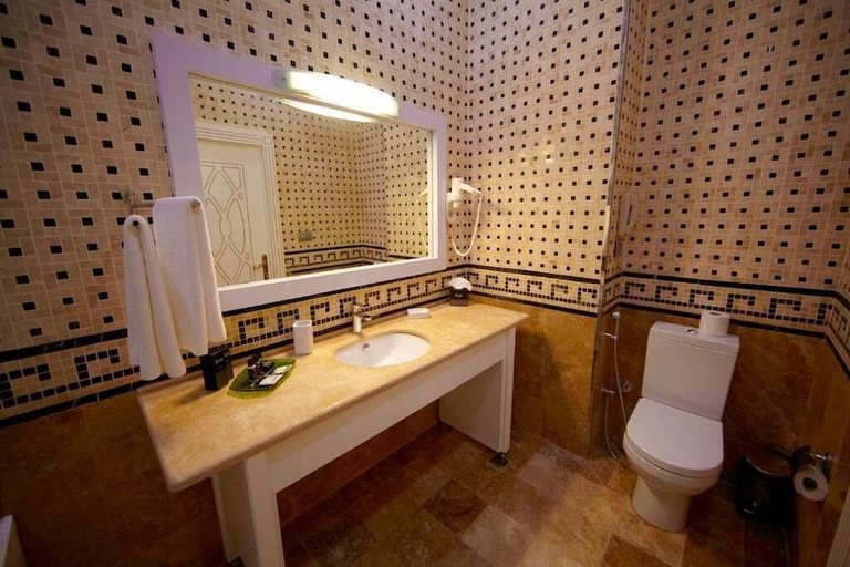Bathroom 4, Graaf Hotel, Baku