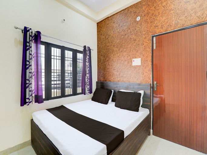 Room 4, Saver Doublesuper Hotel O Sudhirpur, Varanasi