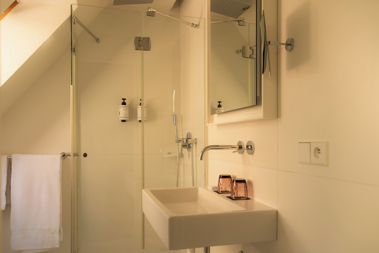 Bathroom 4, 9Hotel Sablon, Bruxelles